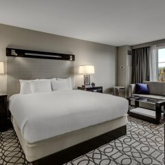 Отель Hilton Columbus at Easton США, Колумбус - отзывы, цены и фото номеров - забронировать отель Hilton Columbus at Easton онлайн комната для гостей фото 2