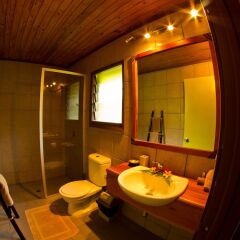 Отель Waidroka Bay Resort ванная