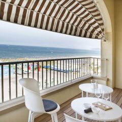 Отель Luxury Suites Collection балкон