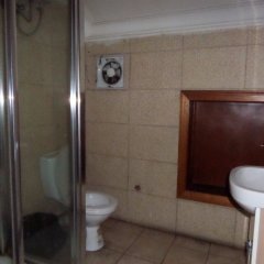 Precinct Comfort Services, Surulere in Ikeja, Nigeria from 36$, photos, reviews - zenhotels.com bathroom