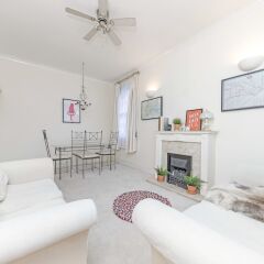Апартаменты Spacious Apartment in Trendy Islington Лондон комната для гостей фото 3