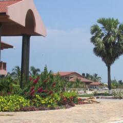 Отель Bojo Beach Resort парковка