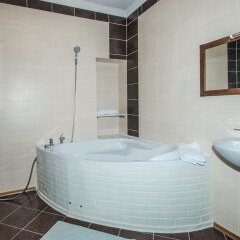Гостиница Velion Hotel Украина, Харьков - отзывы, цены и фото номеров - забронировать гостиницу Velion Hotel онлайн ванная фото 2