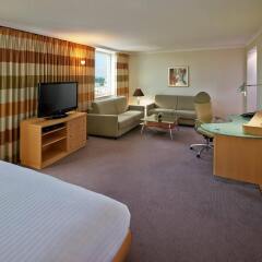Отель Hilton Düsseldorf комната для гостей фото 2