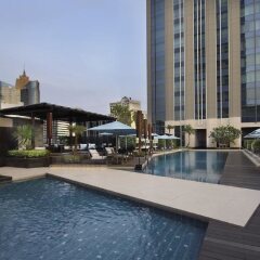 Отель Sofitel Sukhumvit Бангкок бассейн фото 3