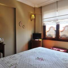 Emine Sultan Hotel сейф в номере