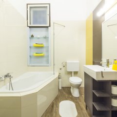 Апартаменты Bessara Apartment Венгрия, Будапешт - отзывы, цены и фото номеров - забронировать отель Bessara Apartment онлайн ванная