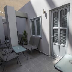 Отель Trendy Living in Monastiraki Греция, Афины - отзывы, цены и фото номеров - забронировать отель Trendy Living in Monastiraki онлайн балкон