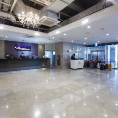 Ramada Hotel and Suites Seoul Namdaemun интерьер отеля фото 3