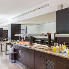 Hotel ILUNION Malaga питание