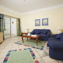 Отель Coral Beach Resort Tiran комната для гостей