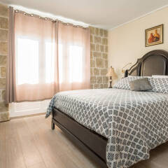 Отель Palace Queen Mary Luxury Rooms комната для гостей