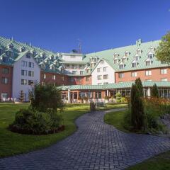 Отель Château Vaudreuil Hôtel & Suites Канада, Монреаль - отзывы, цены и фото номеров - забронировать отель Château Vaudreuil Hôtel & Suites онлайн вид на фасад