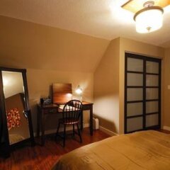 Отель Commercial Drive Accommodations Канада, Ванкувер - отзывы, цены и фото номеров - забронировать отель Commercial Drive Accommodations онлайн удобства в номере