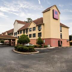 Отель Comfort Suites Wilmington парковка