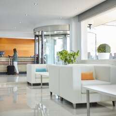 Las Arenas Hotel интерьер отеля
