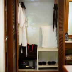Отель Sand Sea Resort сейф в номере