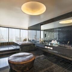 W Bangkok Hotel бассейн