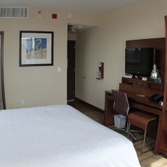 Отель Four Points by Sheraton Long Island City удобства в номере фото 2