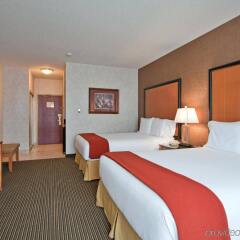 Отель Holiday Inn Express Hotel & Suites Calgary S-Macleod Trail S, an IHG Hotel Канада, Калгари - отзывы, цены и фото номеров - забронировать отель Holiday Inn Express Hotel & Suites Calgary S-Macleod Trail S, an IHG Hotel онлайн комната для гостей фото 2