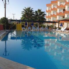 Ozgurhan Hotel бассейн