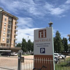 Hotel Imperiale Римини парковка