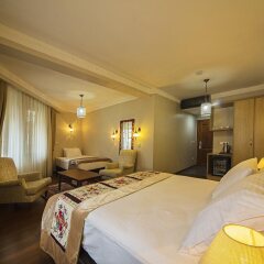 Hippodrome Hotel сейф в номере