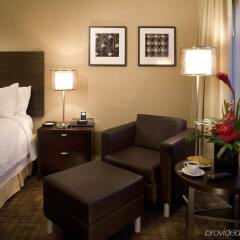 Отель Delta Hotels by Marriott Calgary Downtown Канада, Калгари - отзывы, цены и фото номеров - забронировать отель Delta Hotels by Marriott Calgary Downtown онлайн комната для гостей фото 2