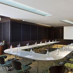 Отель Four Points by Sheraton Cali