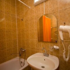 Гостиница Mini Hotel Konek в Анапе отзывы, цены и фото номеров - забронировать гостиницу Mini Hotel Konek онлайн Анапа ванная фото 2