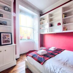 Отель Lovely 2BR Home Next to the Castle Эдинбург фото 8
