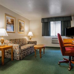Quality Inn & Suites Downtown in Green Bay, United States of America from 103$, photos, reviews - zenhotels.com guestroom photo 2