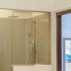 Blue Marlin - Famous Handelskade Apartment in Willemstad, Curacao from 224$, photos, reviews - zenhotels.com bathroom photo 2