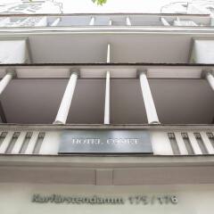 Hotel Comet am Kurfürstendamm парковка