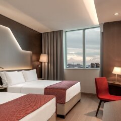 DoubleTree by Hilton Hotel Yerevan City Centre Ереван комната для гостей фото 5