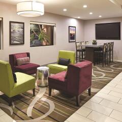 Отель La Quinta Inn & Suites San Diego SeaWorld/Zoo Area интерьер отеля