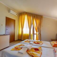 Апартаменты 1 Bedroom Apartment in Dafinka Guest House Равда в номере