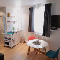 Апартаменты Renovated Studio Near Buttes Chaumont Париж комната для гостей фото 3