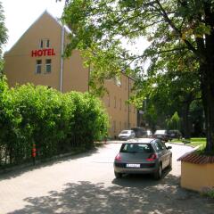 Отель Ami Hotel Польша, Вроцлав - отзывы, цены и фото номеров - забронировать отель Ami Hotel онлайн парковка
