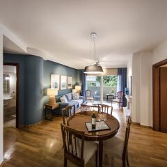 Отель Two Bedroom apt 2' to Acropolis museum by VillaRentalsgr Афины комната для гостей фото 3