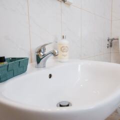 Отель Lena's Beach House ванная