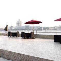 Отель Tivoli Garden Ikoyi Waterfront пляж