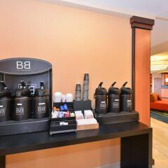 Отель Fairfield Inn And Suites By Marriott Columbus West Колумбус гостиничный бар