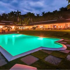 Отель Sea Island, 6BR by Jamaican Treasures Ямайка, Монтего-Бей - отзывы, цены и фото номеров - забронировать отель Sea Island, 6BR by Jamaican Treasures онлайн бассейн