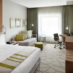 Отель Holiday Inn & Suites Dubai Festival City, an IHG Hotel ОАЭ, Дубай - отзывы, цены и фото номеров - забронировать отель Holiday Inn & Suites Dubai Festival City, an IHG Hotel онлайн комната для гостей фото 2