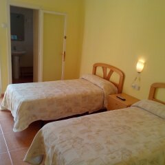 Отель Hostal Lleida комната для гостей фото 6