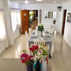 Waterside Boutique Hotel Бангкок развлечения