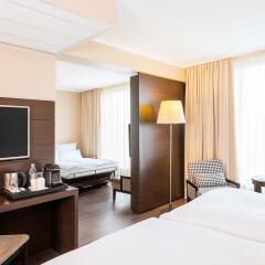 Отель NH Collection Berlin Mitte Am Checkpoint Charlie 4* Стандартный номер с разными типами кроватей фото 19