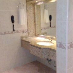 Отель Ras Al Khaimah Hotel ОАЭ, Рас-эль-Хайма - 2 отзыва об отеле, цены и фото номеров - забронировать отель Ras Al Khaimah Hotel онлайн ванная фото 2