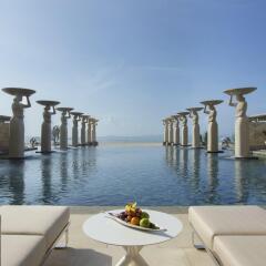 Отель The Mulia Bali бассейн